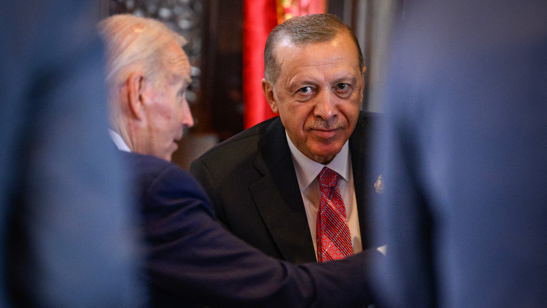 Ministro del Interior de Turquía: "Con Erdogan se liquidó la tutela occidental"