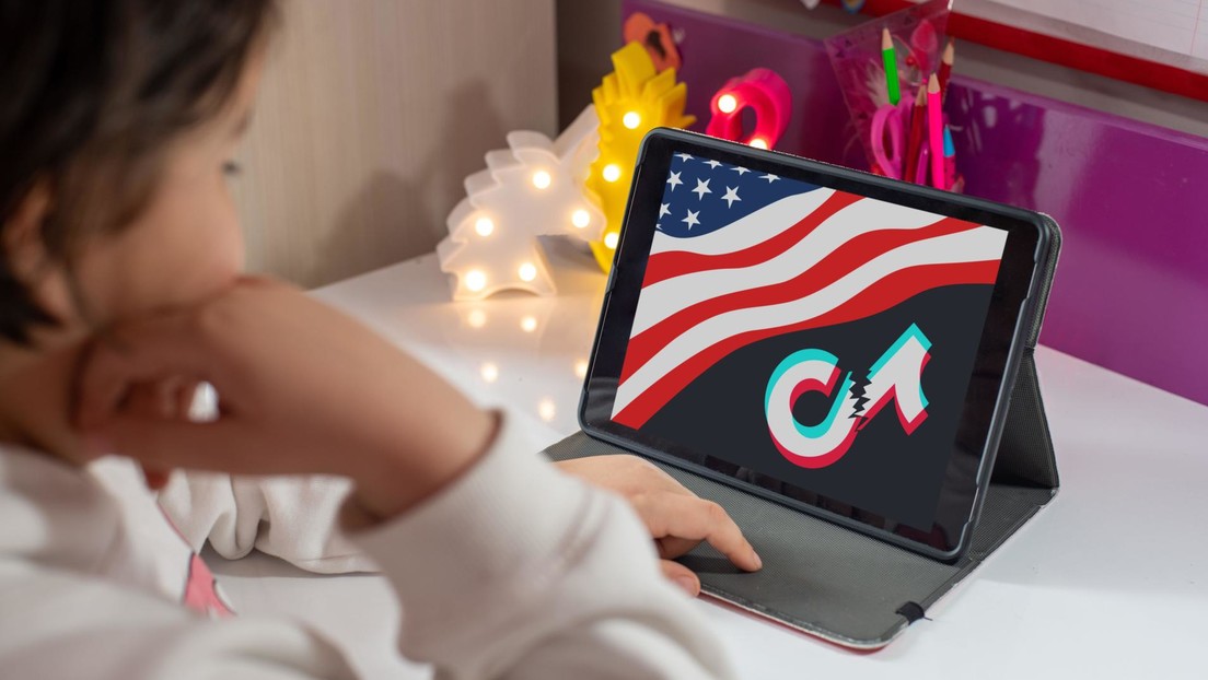 Un multimillonario dice que la generación Z está "ocupada en TikTok" en lugar de construir su carrera