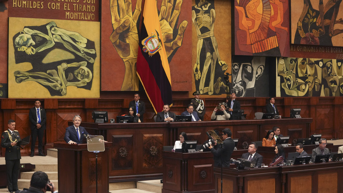 La reacción internacional a la 'muerte cruzada' decretada por Lasso en Ecuador