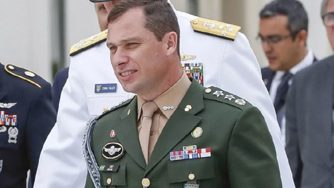 Uno de los hombres más próximos de Bolsonaro comparecerá por fraude en certificados de vacunación