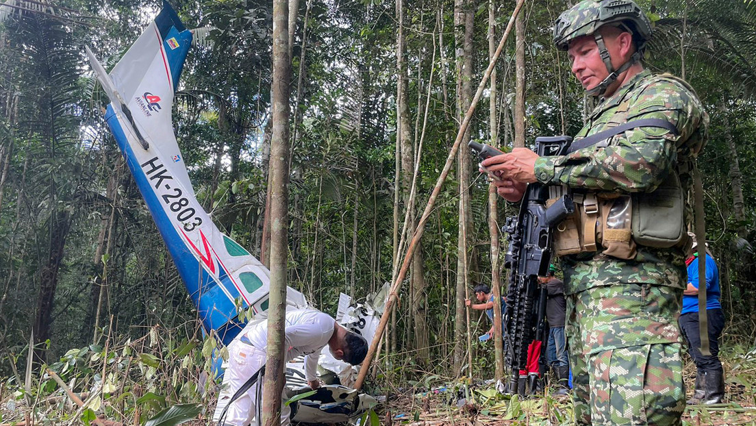 Tenis, pañales y una tapa de biberón: hallan nuevos objetos de menores desaparecidos en Colombia
