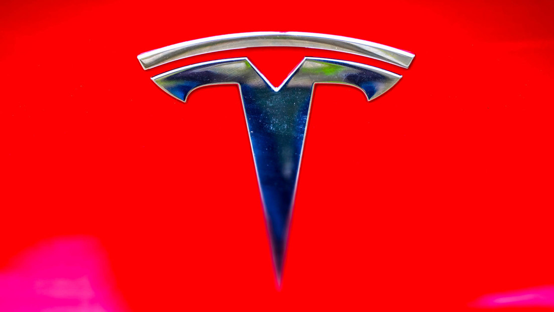 Reportan que Tesla recibió miles de quejas en relación con el sistema de asistencia al conductor