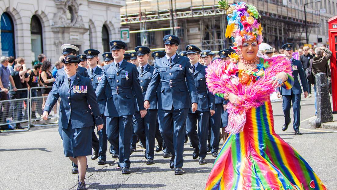 Revelan que soldados homosexuales de Reino Unido fueron sometidos a descargas eléctricas por décadas