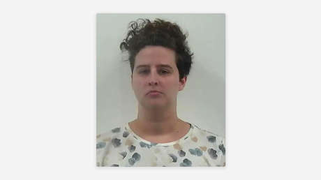 Más de 25 empleados escolares detenidos en una sola semana por abuso de menores en EE.UU.