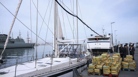 La Policía española intercepta cerca de Canarias un pesquero brasileño con más de 1.500 kilos de cocaína (VIDEO)