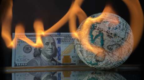 Maduro: "Venezuela debe insertarse en la iniciativa de la desdolarización del mundo"