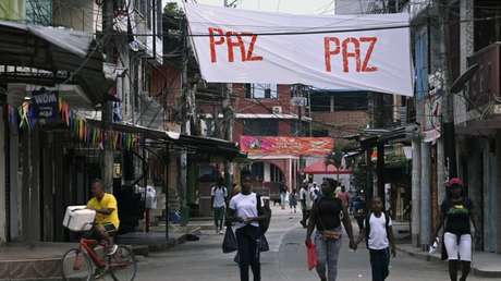Colombia lucha entre dos posiciones antagónicas en su búsqueda por la paz