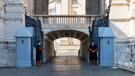 Un coche ingresa a toda velocidad en el Vaticano