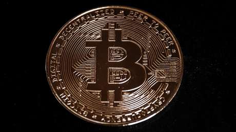 Determinan las variables que mejor predicen el rendimiento del bitcóin