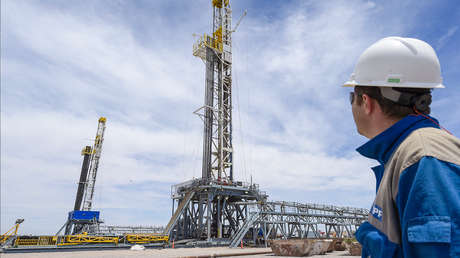 Petroleros argentinos paralizan un yacimiento en reclamo por mejores condiciones laborales