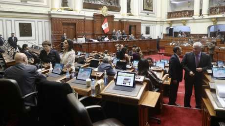 Presentan moción para que ministro de Perú responda por alquiler de armas policiales a criminales