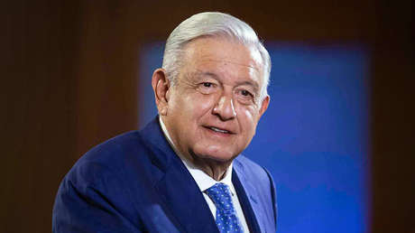 Congreso de Perú declara 'persona non grata' a López Obrador