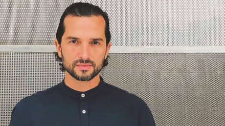 Hallan el cuerpo de un actor dentro un baúl enterrado a dos metros bajo tierra en Brasil