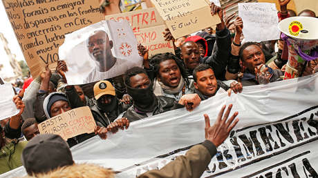 Migrantes en España critican que se hable de racismo en el país solo cuando la víctima es un famoso