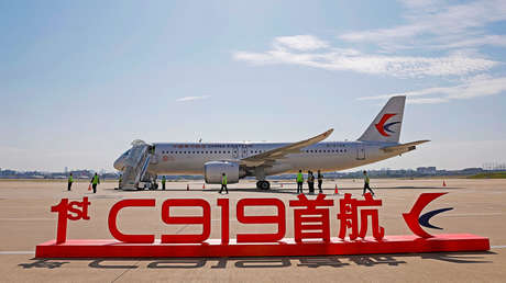 El C919, rival chino de Boeing y Airbus, completa su primer vuelo comercial
