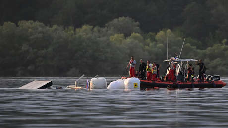 Un barco con unos 20 supuestos agentes de inteligencia a bordo naufraga en un lago de Italia