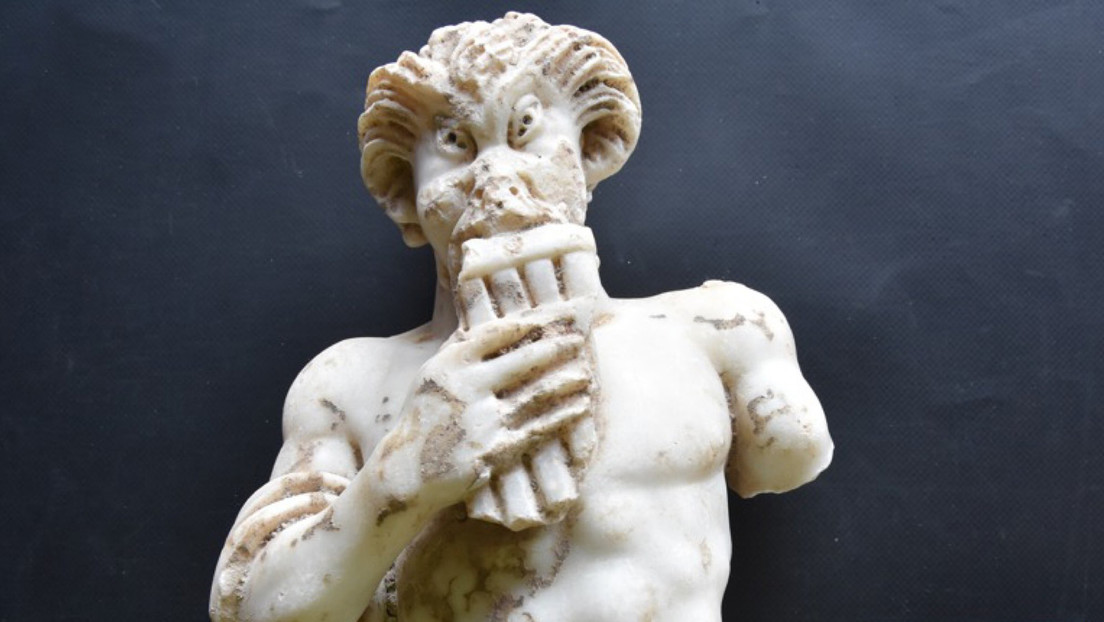 Descubren en el centro de Estambul una antigua estatua del dios griego Pan