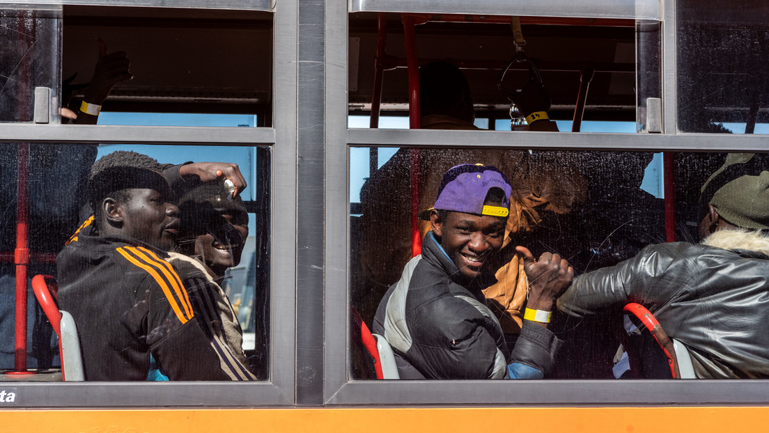 La UE busca multar a los Estados miembros que se nieguen a acoger migrantes