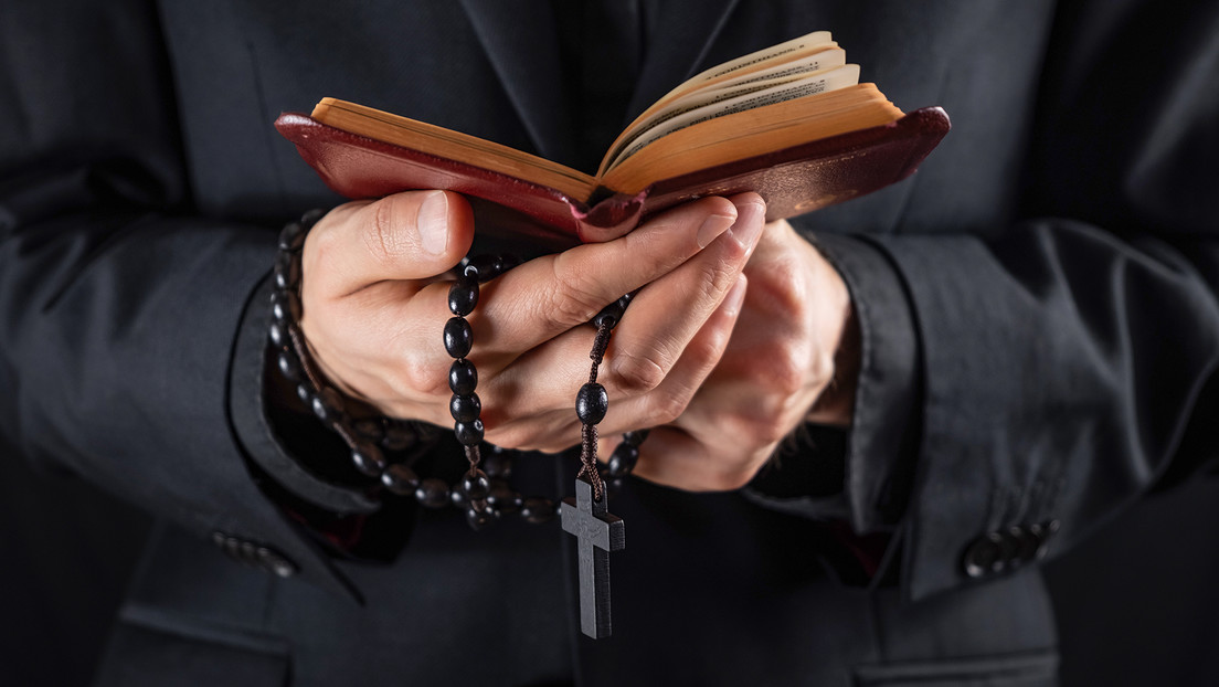 Una mujer halla en España al cura que abusó de ella hace 40 años en Argentina