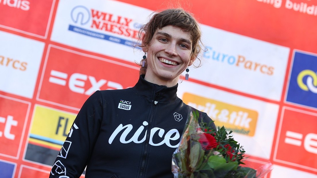 La ciclista trans Austin Killips gana una carrera por 5 minutos de diferencia frente a mujeres biológicas