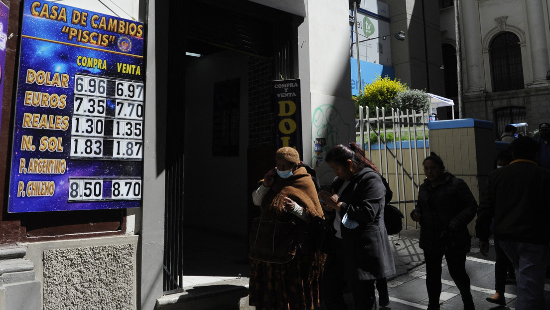 Bolivia considera que "valdría la pena" contar con un banco que opere en yuanes