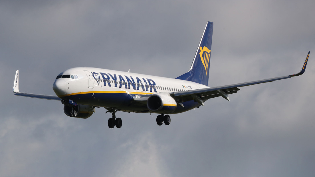 Despiden al jefe de pilotos de Ryanair por acosar a mujeres pilotos y pedirles fotos de sus cuerpos