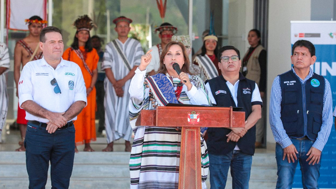 Boluarte admite que el dengue "ha ido ganando" en Perú y explica por qué