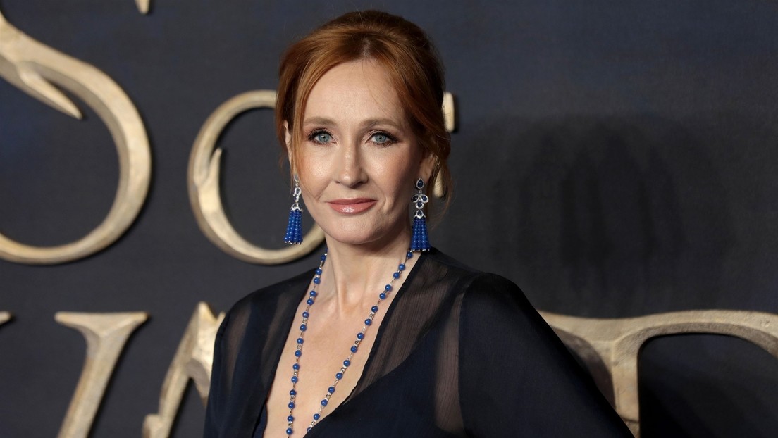 J.K. Rowling respalda la decisión de Elon Musk de calificar la palabra "cisgénero" como insulto
