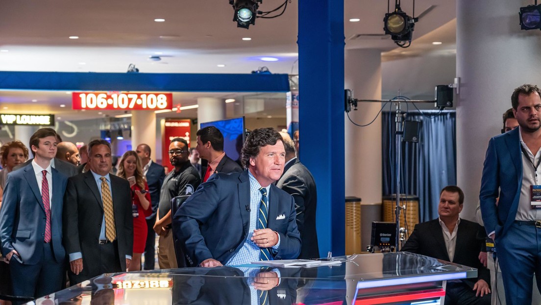 "Un sueño febril": Tucker Carslon repudia la atribución de problemas en EE.UU. a las teorías de conspiración rusa