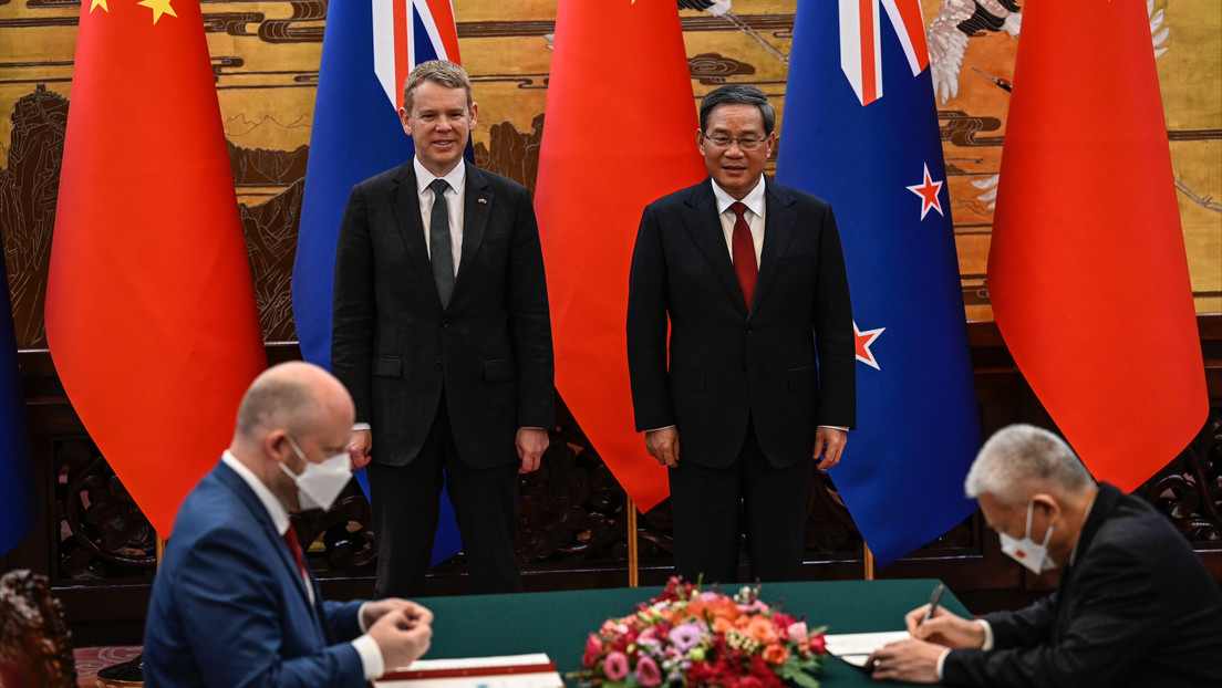 China firma acuerdos de cooperación con su "amigo" Nueva Zelanda