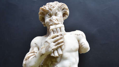 Descubren en el centro de Estambul una antigua estatua del dios griego Pan