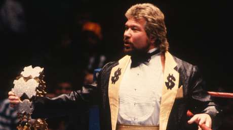 Leyenda de la WWE revela que tiene un "trauma cerebral severo" que afecta a su memoria