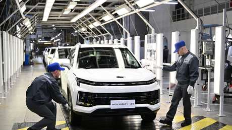 Rusia sustituye empresas automovilísticas occidentales lanzando sus propias marcas