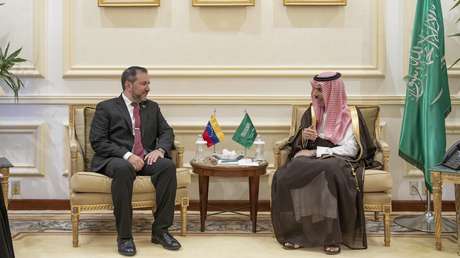 Cancilleres de Arabia Saudita y Venezuela fijan "una hoja de ruta para el trabajo conjunto"