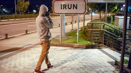 Un mando policial español ofrecía días libres a los agentes por la cantidad de migrantes detenidos