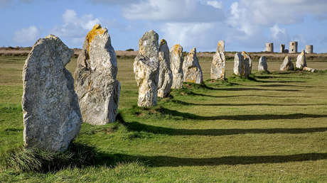 Demuelen un grupo de megalitos en Francia para construir un almacén