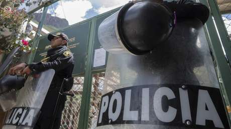 Congreso de Perú aprueba ley que permitirá a policías municipales usar armas "no letales"