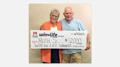 Juega a la lotería por primera vez y gana 52.000 dólares anuales de por vida