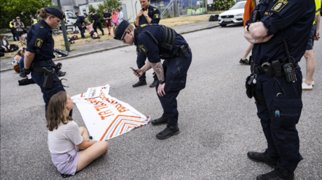 Detienen a Greta Thunberg después de una protesta de cinco días en Suecia