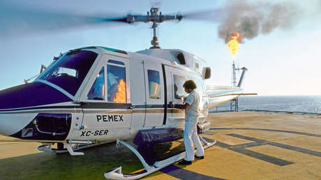 Un helicóptero que presta servicios a Pemex se desplomó en Campeche