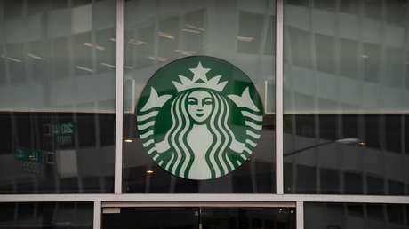 Miles de empleados de Starbucks irán a la huelga por la supuesta prohibición de símbolos LGBT+