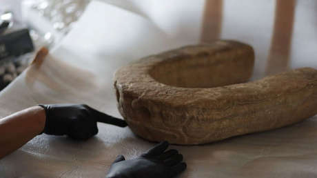 México recupera milenario yugo de piedra sedimentada que iba a ser subastado en Austria