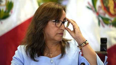 Jefe de las Fuerzas Armadas de Perú desmiente a Boluarte sobre el despliegue en las protestas