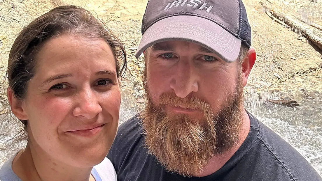 Padres demandan a un distrito escolar en EE.UU por no informales que su hija se identifica como hombre