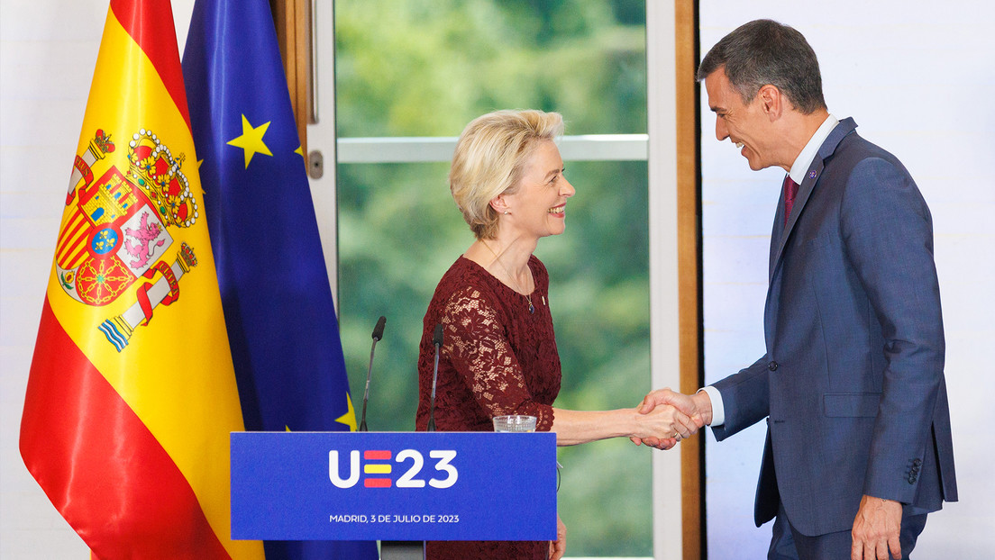 Von der Leyen llama a España a que contribuya a aumentar el suministro de armamento a Ucrania