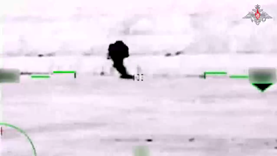 VIDEO: Un helicóptero Ka-52 ruso destruye un tanque y dos blindados de Ucrania
