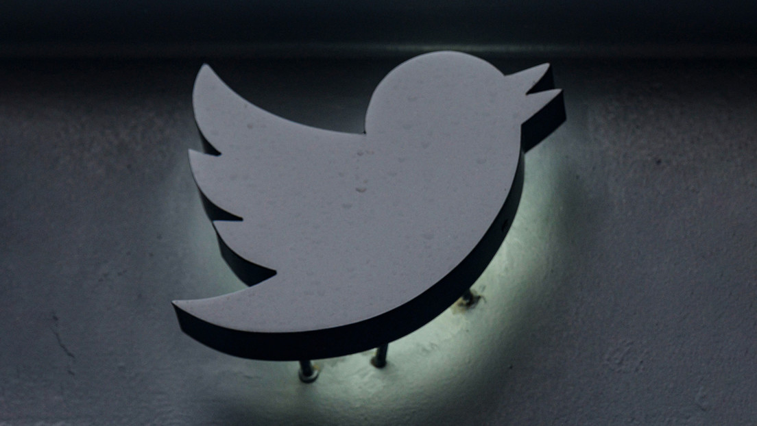 La directora ejecutiva de Twitter respalda los límites diarios de lectura de tuits en medio de las críticas