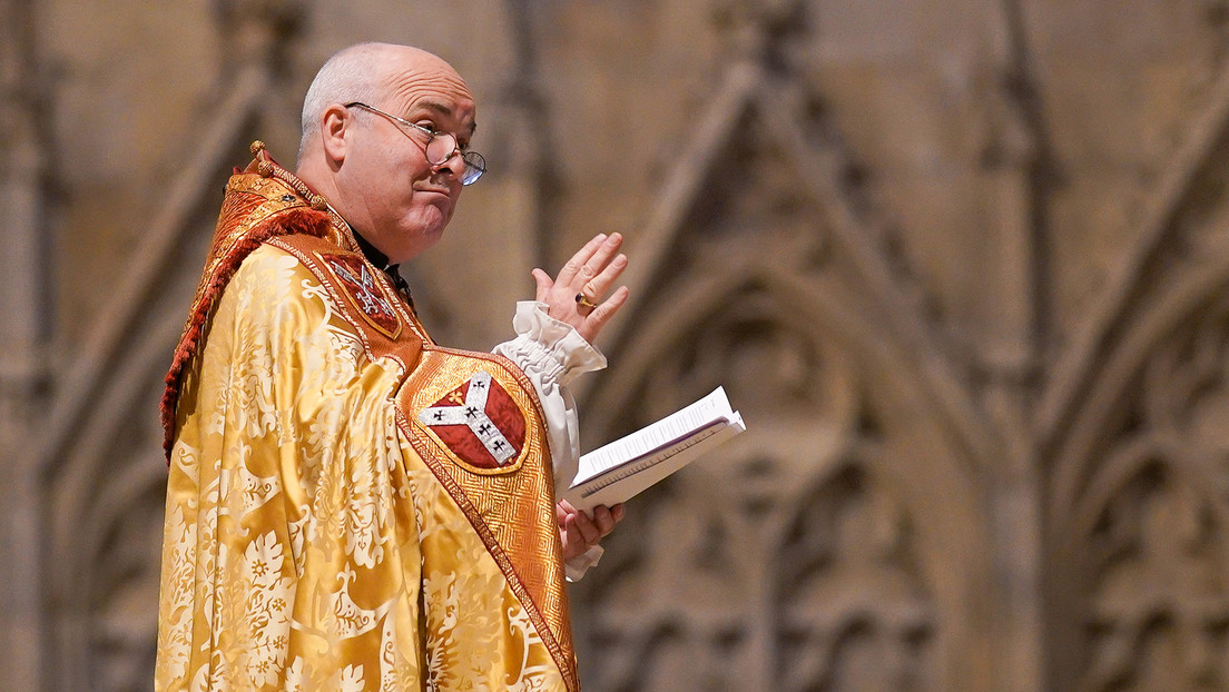 Un arzobispo británico ve "problemático" apelar a Dios como 'Padre Nuestro'