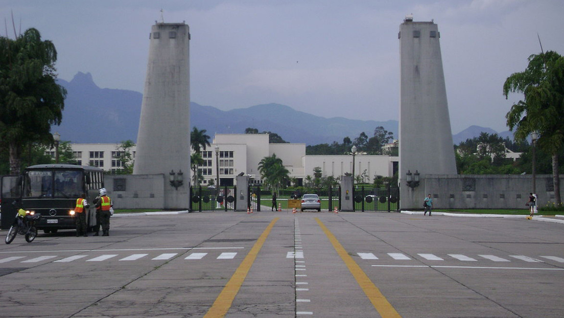 Ni izar banderas, ni toques de corneta: Lula extingue las escuelas cívico-militares de Bolsonaro