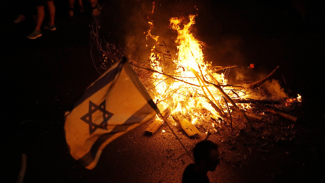 Una gran manifestación recorre Tel Aviv contra la reforma judicial de Netanyahu